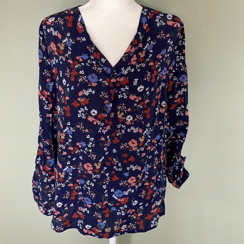 Brian & ‘Em navy lemmy v-neck top